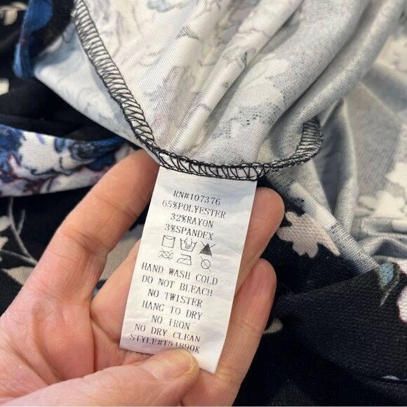 Clearance !!! Floral Black sweater - Picture 13 of 15